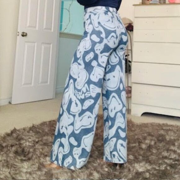 Smiley World Graphic Wide-Leg Jeans - Picture 7 of 8